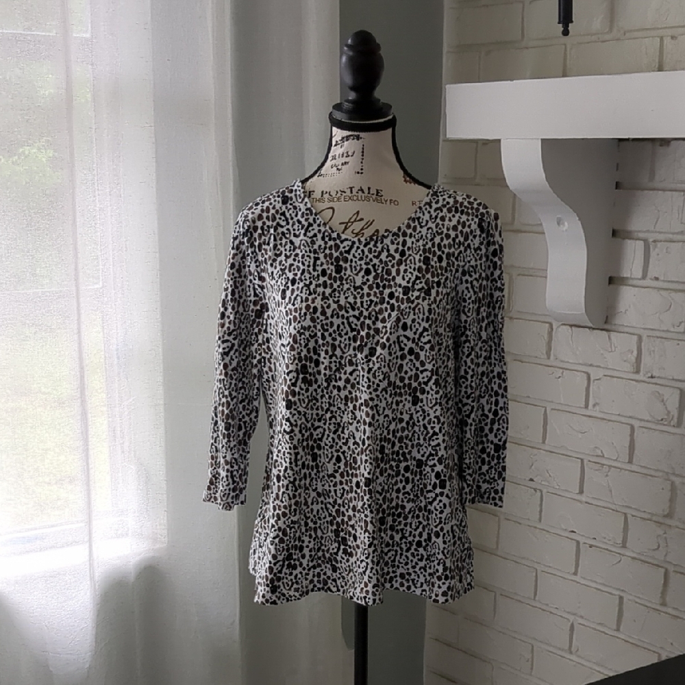**3/$10** Kim Rogers Monochrome Animal Print Blouse